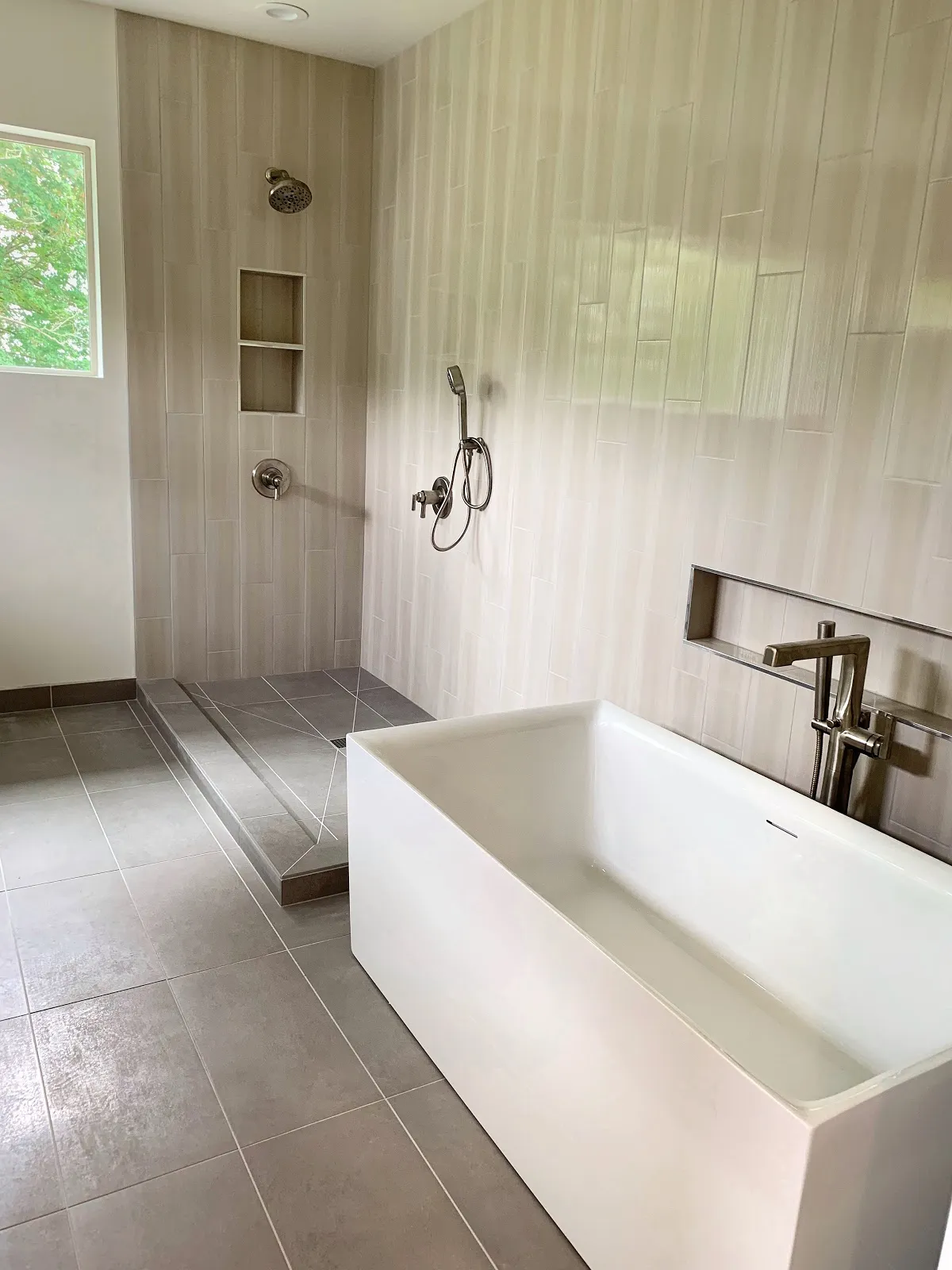 Tub and Shower Installation – Simpson Plumbing Tub and Shower Installation In Camas & Vancouver, WA