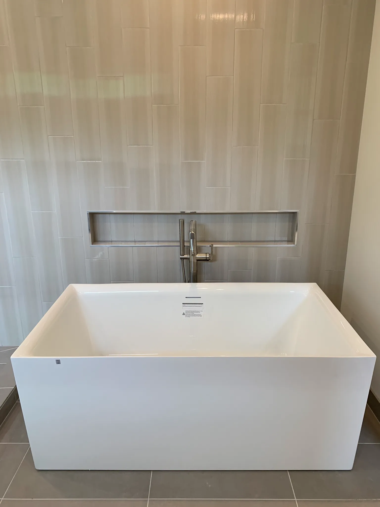 How to Pick the Right Drain Cleaner for a Kitchen Sink