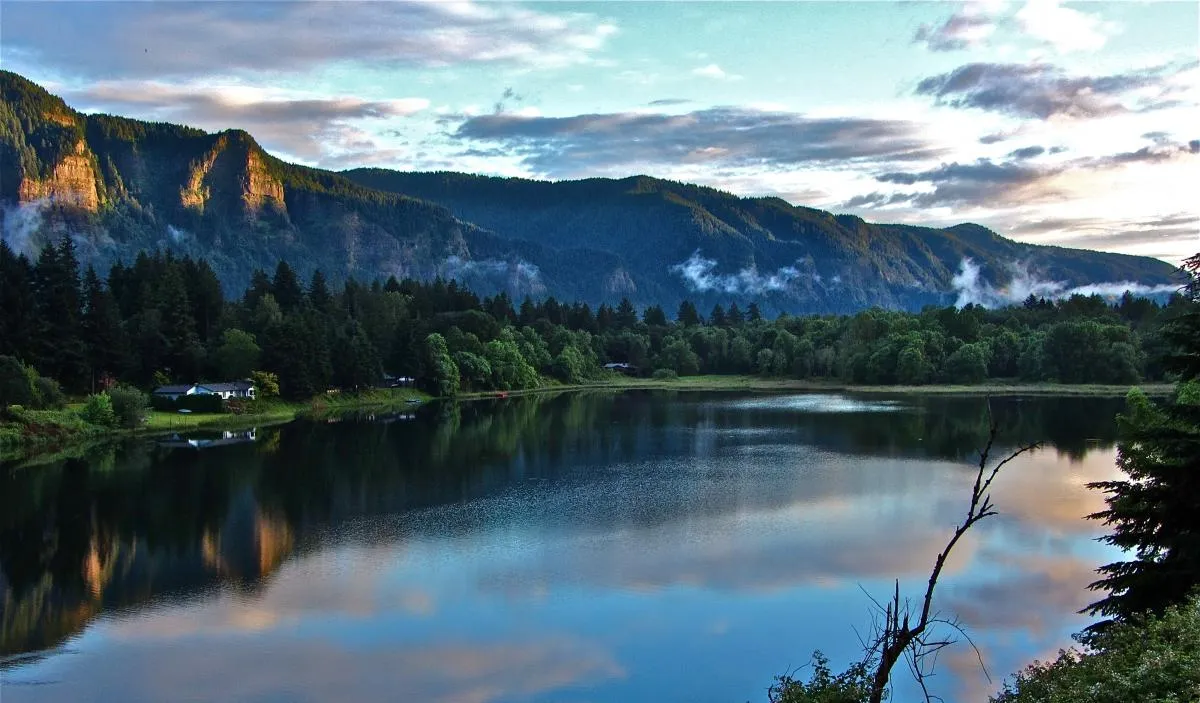 Columbia River Gorge National Scenic Area in Minnehaha, WA