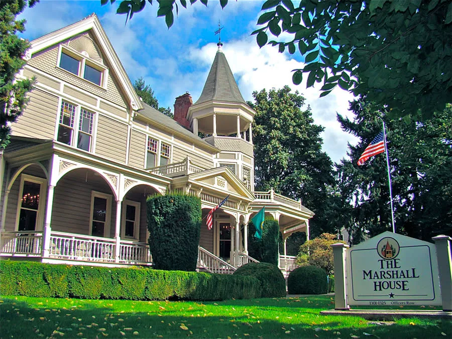Officers Row in Minnehaha, WA